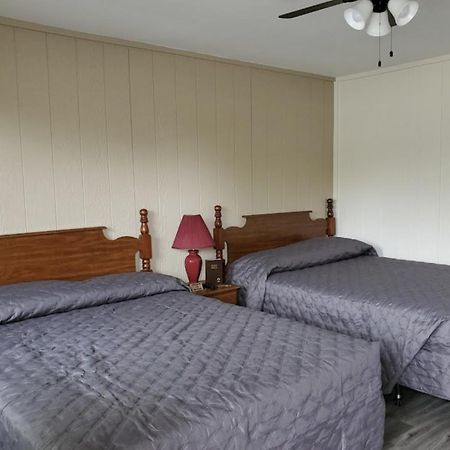 Axtons Bass City Lake Front Resort Emory Dış mekan fotoğraf