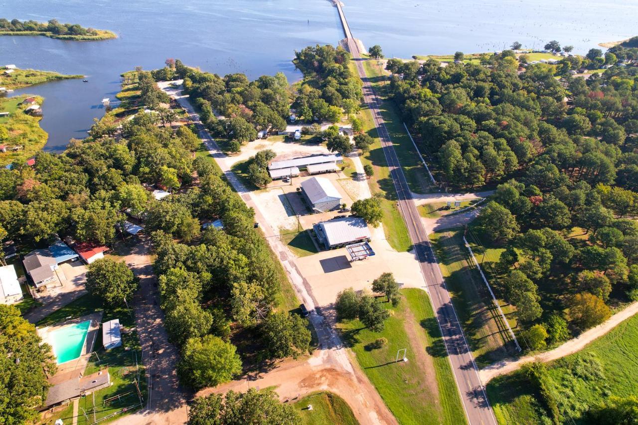 Axtons Bass City Lake Front Resort Emory Dış mekan fotoğraf